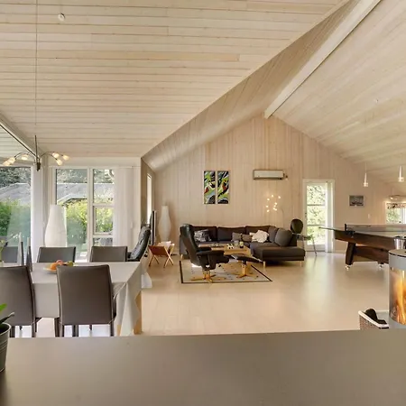 Maira - 150m From The Sea By Interhome Nyaraló *