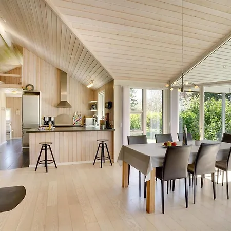 Maira - 150m From The Sea By Interhome Nyaraló