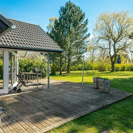 Holiday home Maira - 150m From The Sea By Interhome Spodsbjerg